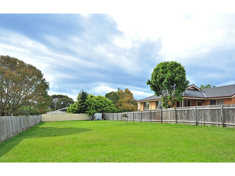 37 Forresters Beach Rd, Forresters Beach NSW 2260