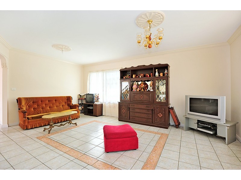 37 Forresters Beach Rd, Forresters Beach NSW 2260