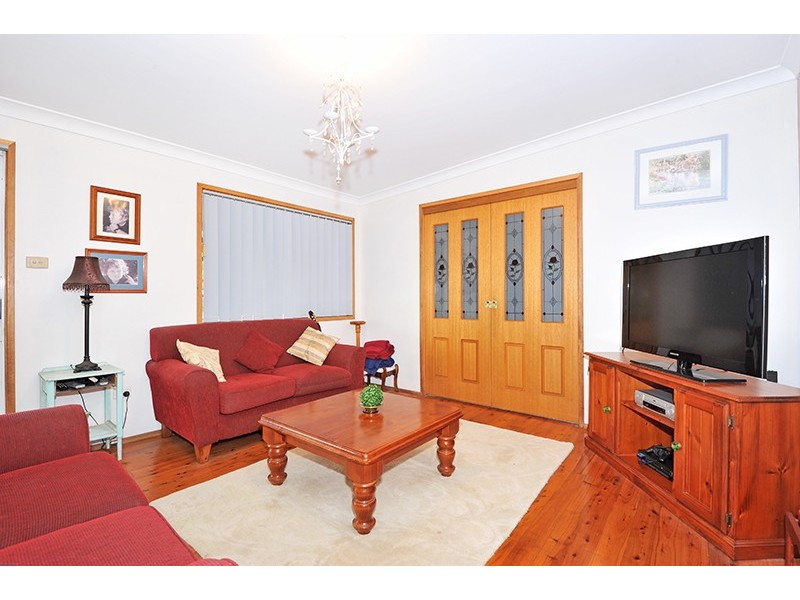 87 Albatross Rd, Berkeley Vale NSW 2261