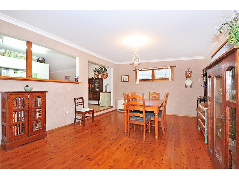 87 Albatross Rd, Berkeley Vale NSW 2261