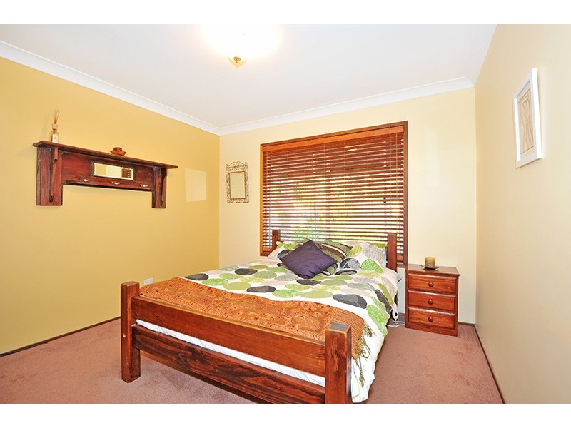 87 Albatross Rd, Berkeley Vale NSW 2261