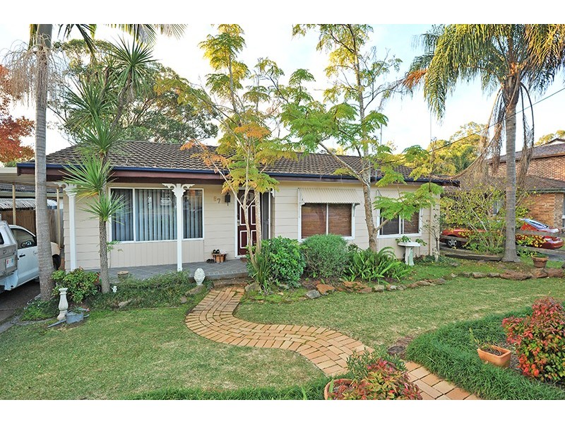 87 Albatross Rd, Berkeley Vale NSW 2261
