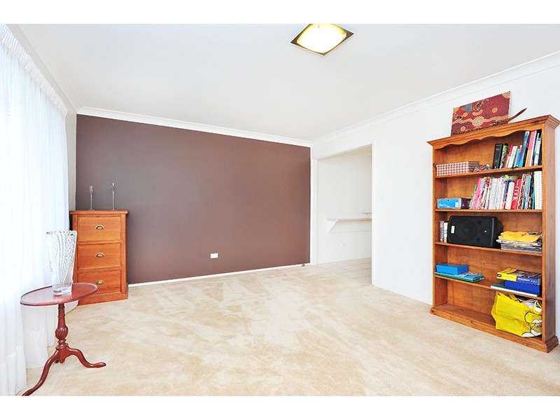 39 Albatross Rd, Berkeley Vale NSW 2261