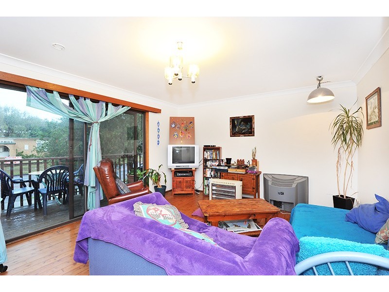 181 Bateau Bay Rd, Bateau Bay NSW 2261