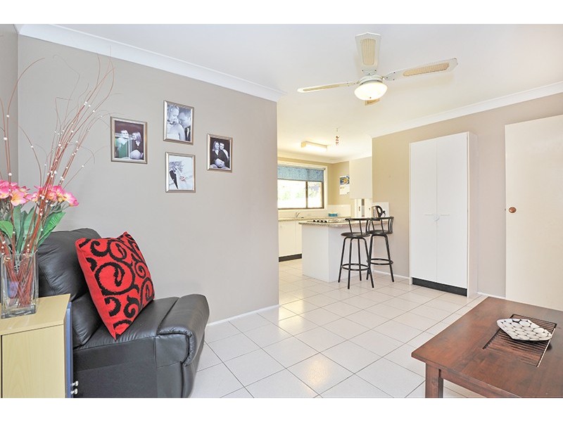 85 Albatross Rd, Berkeley Vale NSW 2261
