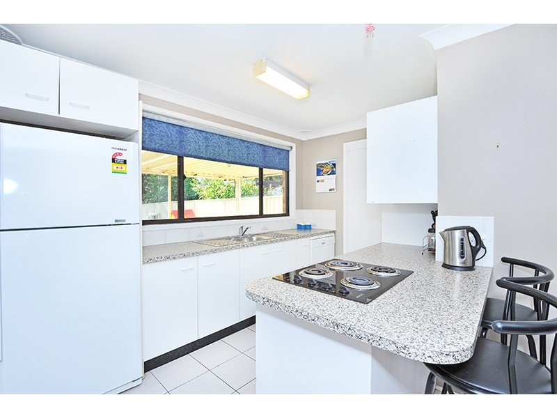 85 Albatross Rd, Berkeley Vale NSW 2261