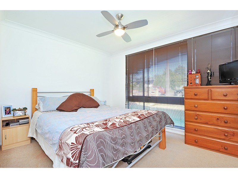 85 Albatross Rd, Berkeley Vale NSW 2261