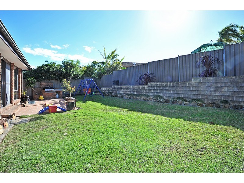 25 Waratah St, Bateau Bay NSW 2261