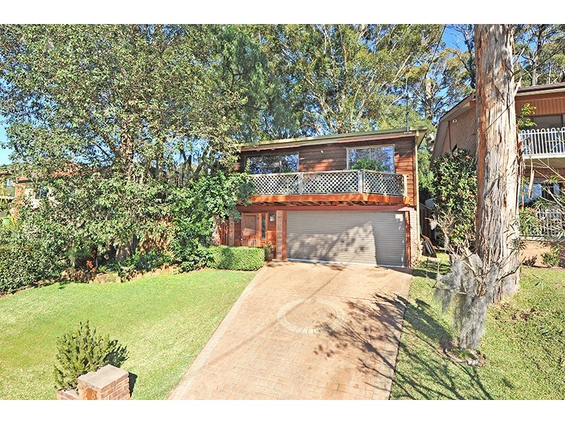 8 Donegal Rd, Berkeley Vale NSW 2261