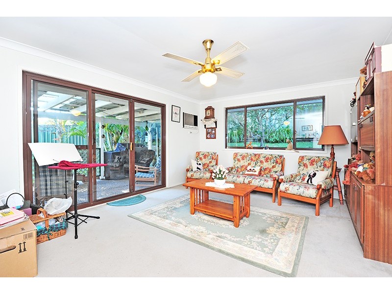 13 Greenwood Ave, Berkeley Vale NSW 2261