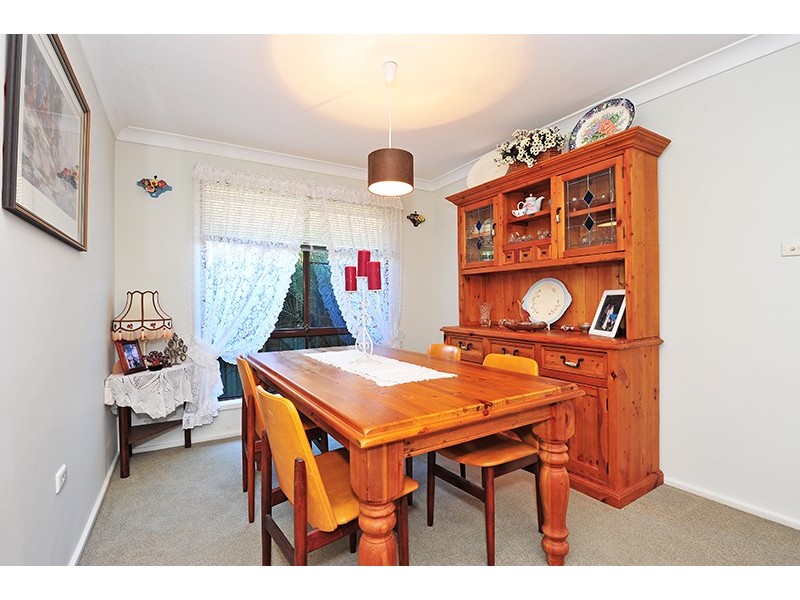 13 Greenwood Ave, Berkeley Vale NSW 2261