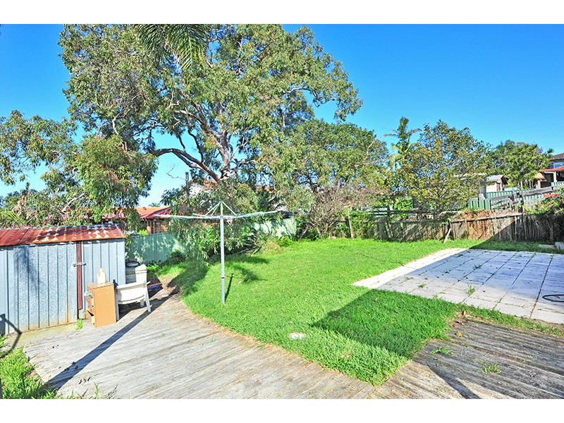 24 Promenade Ave, Bateau Bay NSW 2261