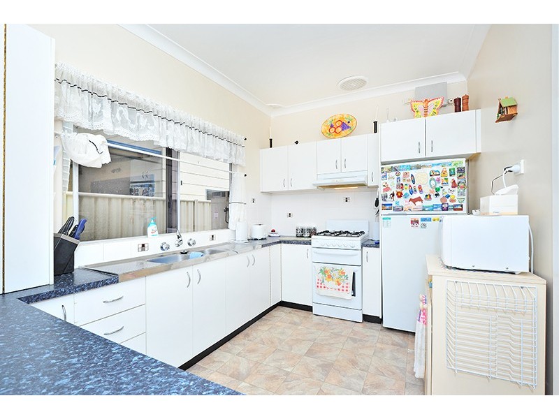 21 Buckingham Road, Berkeley Vale NSW 2261