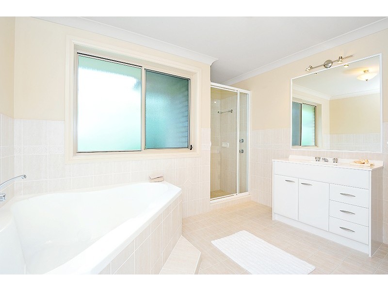 6A Carlyon St, Killarney Vale NSW 2261