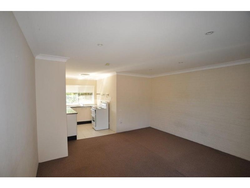 8/10-12 Bias Avenue, Bateau Bay NSW 2261