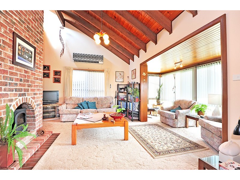 21 Stephenson Rd, Bateau Bay NSW 2261