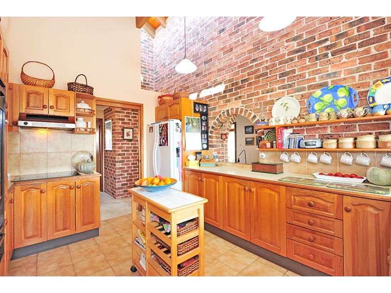 21 Stephenson Rd, Bateau Bay NSW 2261