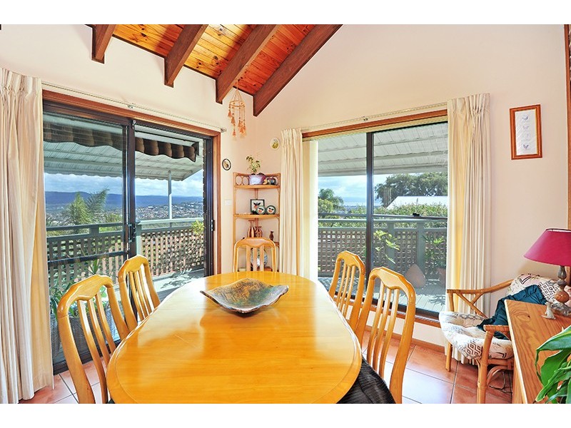 21 Stephenson Rd, Bateau Bay NSW 2261