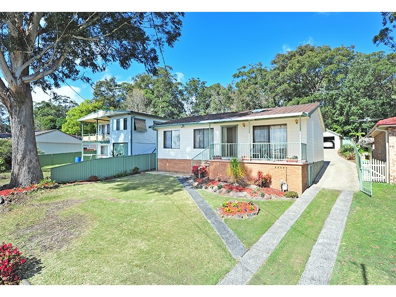 18 Roger Crescent, Berkeley Vale NSW 2261