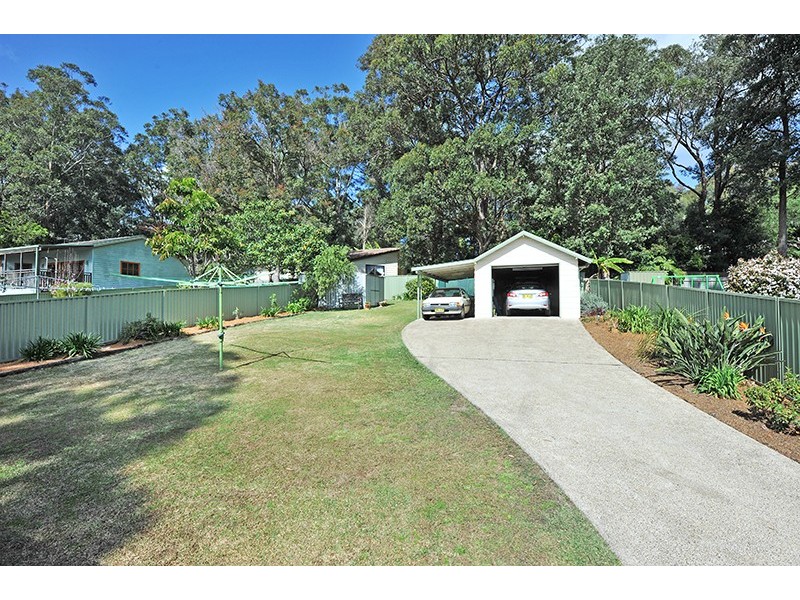 18 Roger Crescent, Berkeley Vale NSW 2261