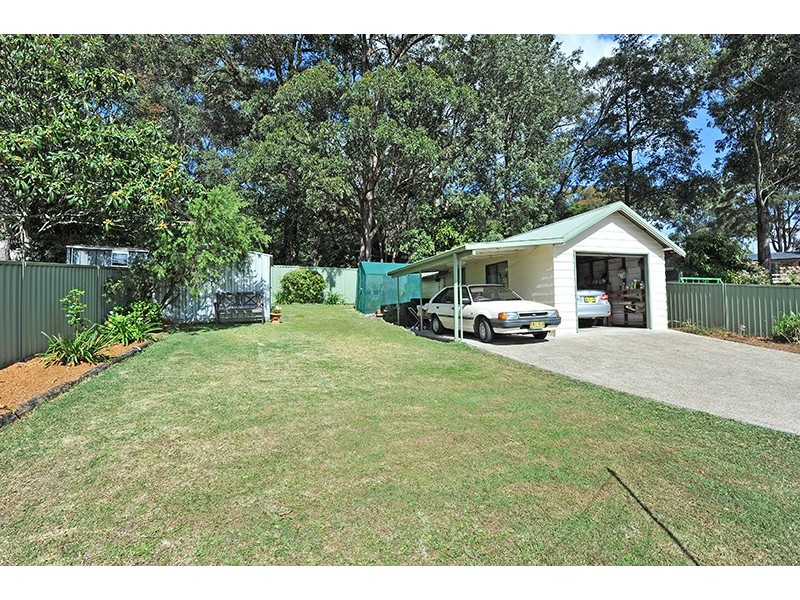 18 Roger Crescent, Berkeley Vale NSW 2261