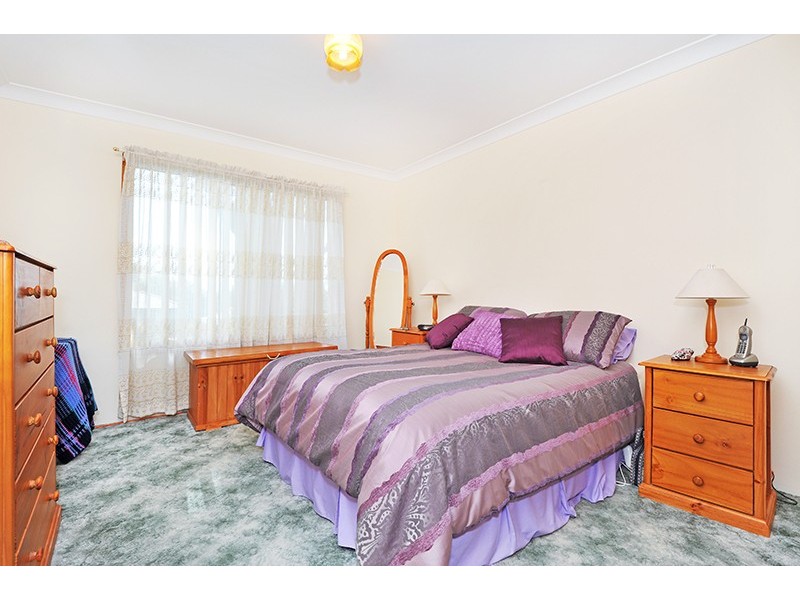 18 Roger Crescent, Berkeley Vale NSW 2261