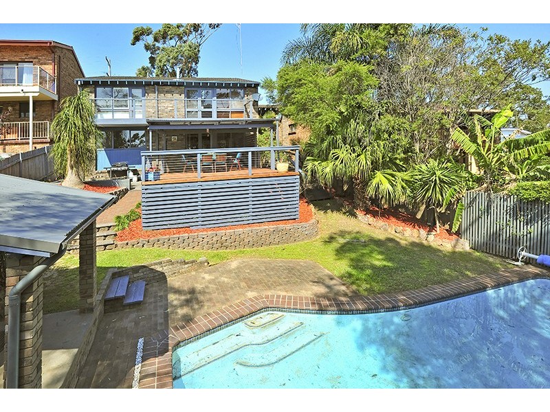 15 Peak Street, Bateau Bay NSW 2261