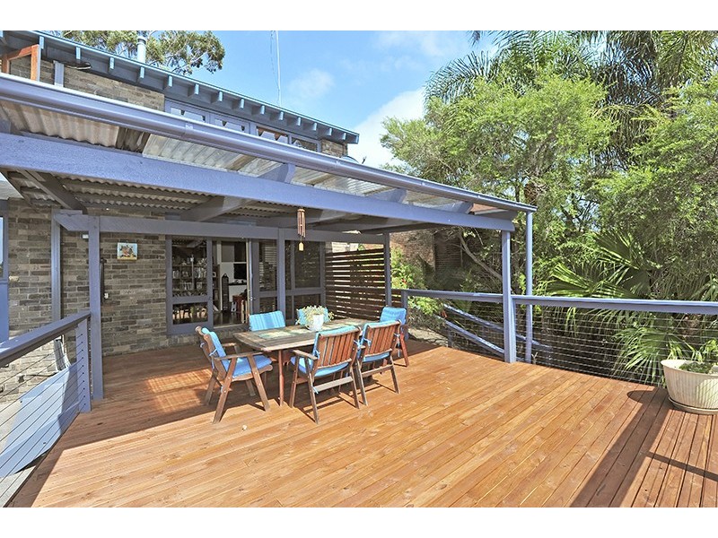 15 Peak Street, Bateau Bay NSW 2261