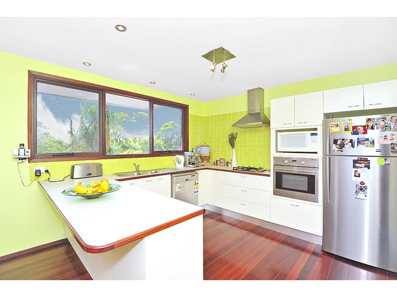15 Peak Street, Bateau Bay NSW 2261