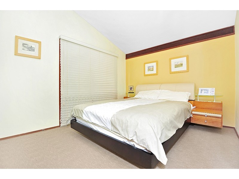15 Peak Street, Bateau Bay NSW 2261