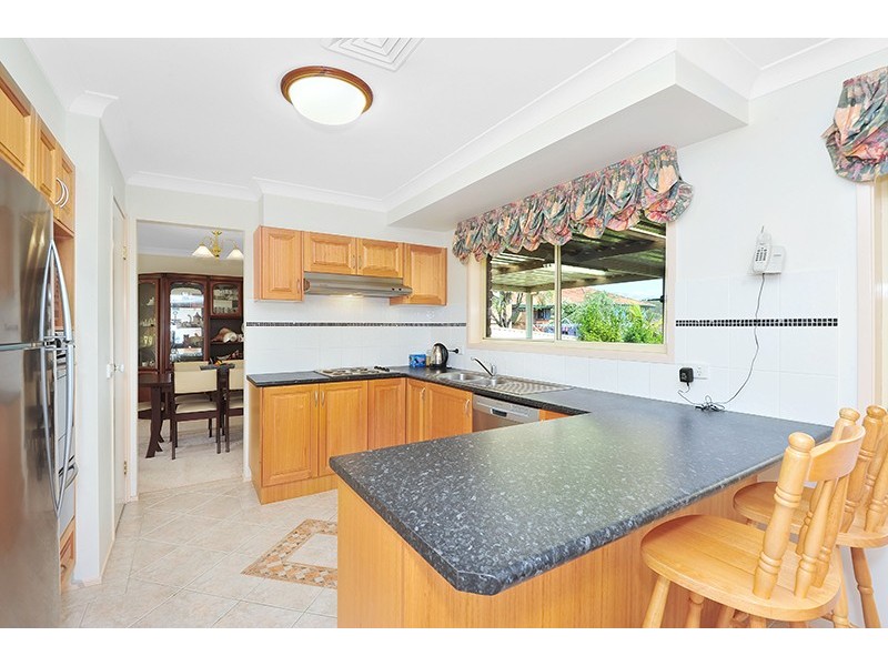 26 Stornaway Cres, Berkeley Vale NSW 2261