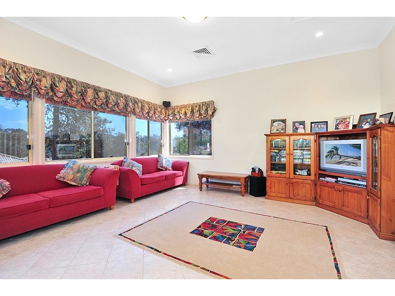 26 Stornaway Cres, Berkeley Vale NSW 2261