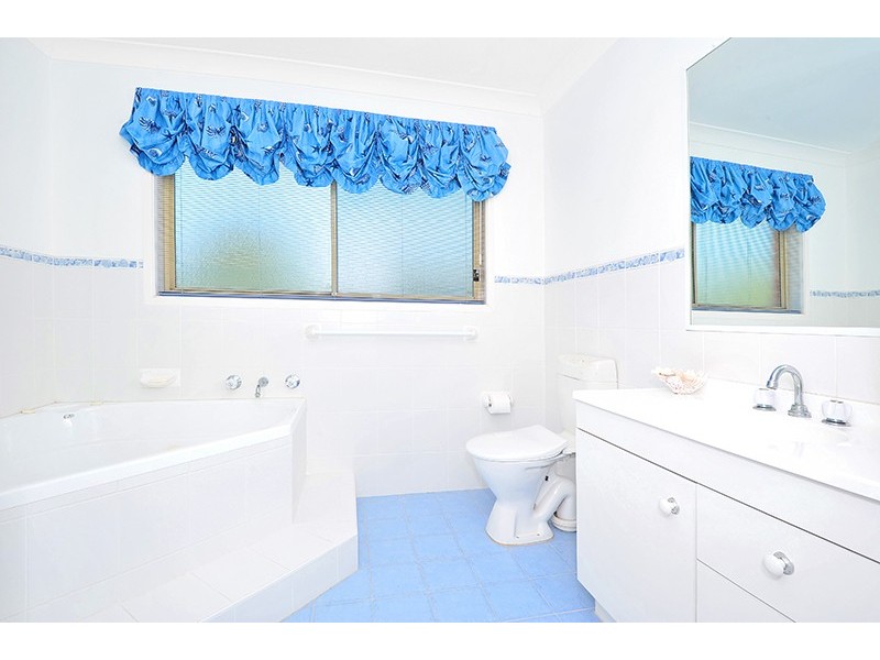 26 Stornaway Cres, Berkeley Vale NSW 2261