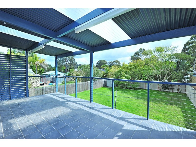 9 Windsor Road, Berkeley Vale NSW 2261