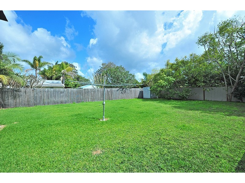 9 Windsor Road, Berkeley Vale NSW 2261