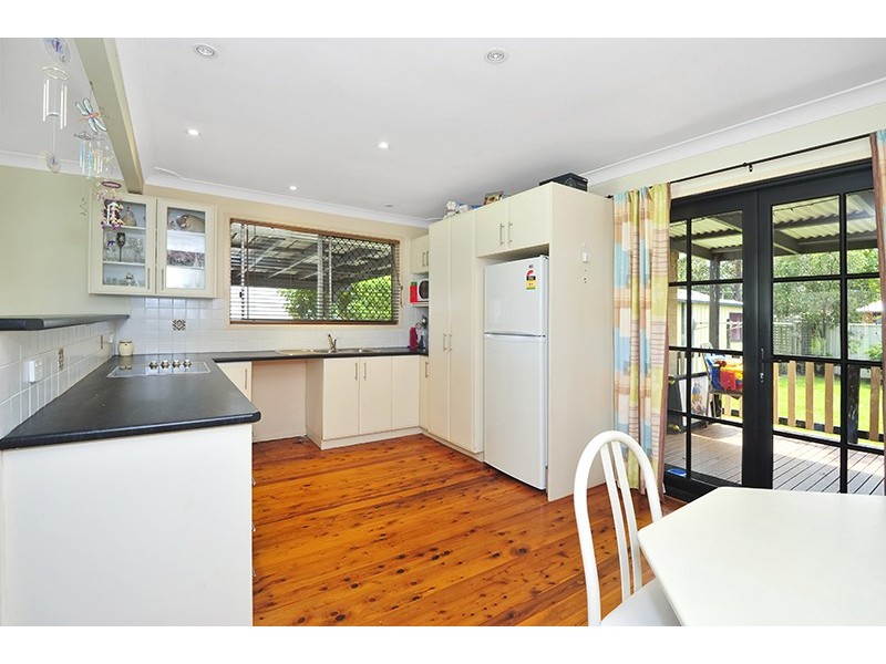 5 Buckingham Road, Berkeley Vale NSW 2261