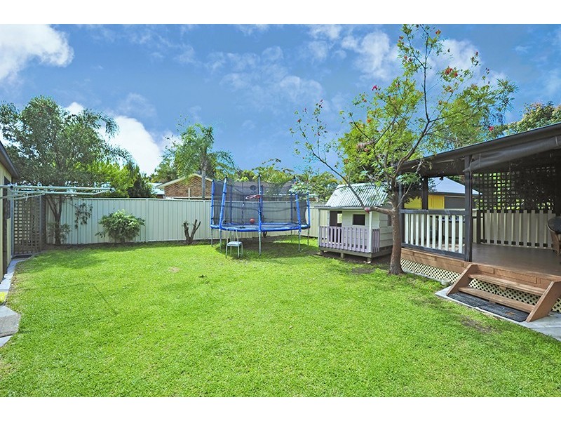 5 Buckingham Road, Berkeley Vale NSW 2261