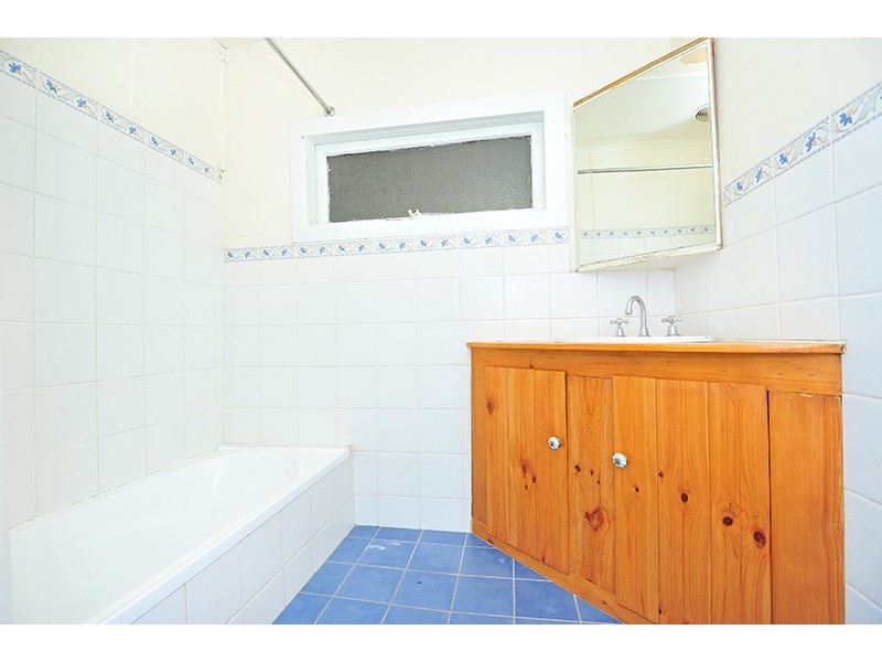 9 Hillside Road, Berkeley Vale NSW 2261