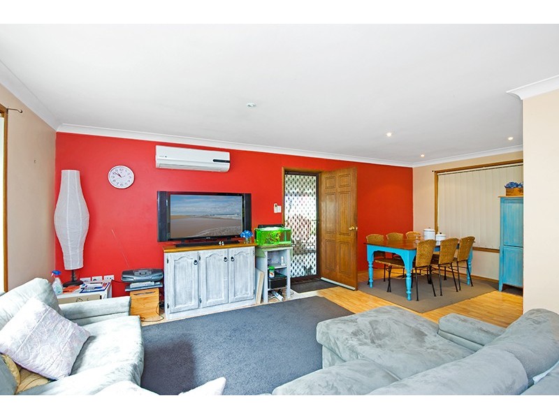 44 Bundilla Pde, Berkeley Vale NSW 2261