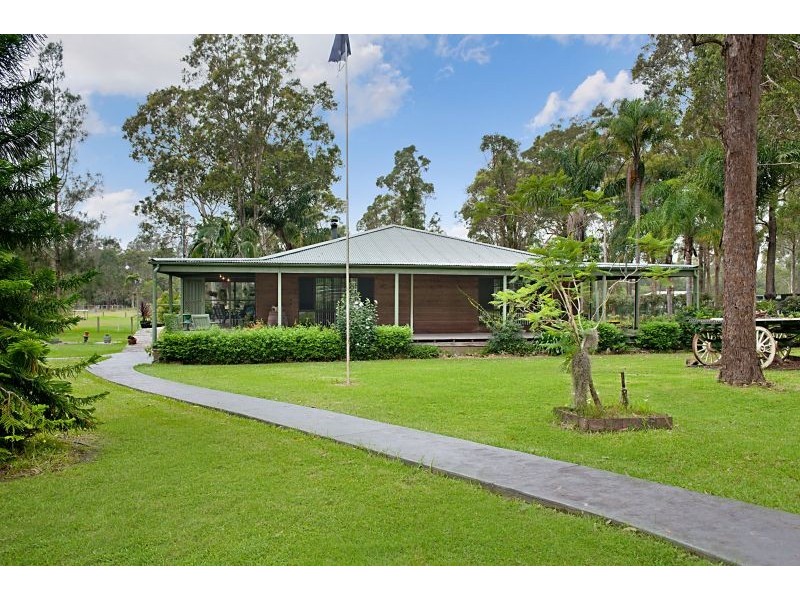 10 Holloway Dr, Jilliby NSW 2259