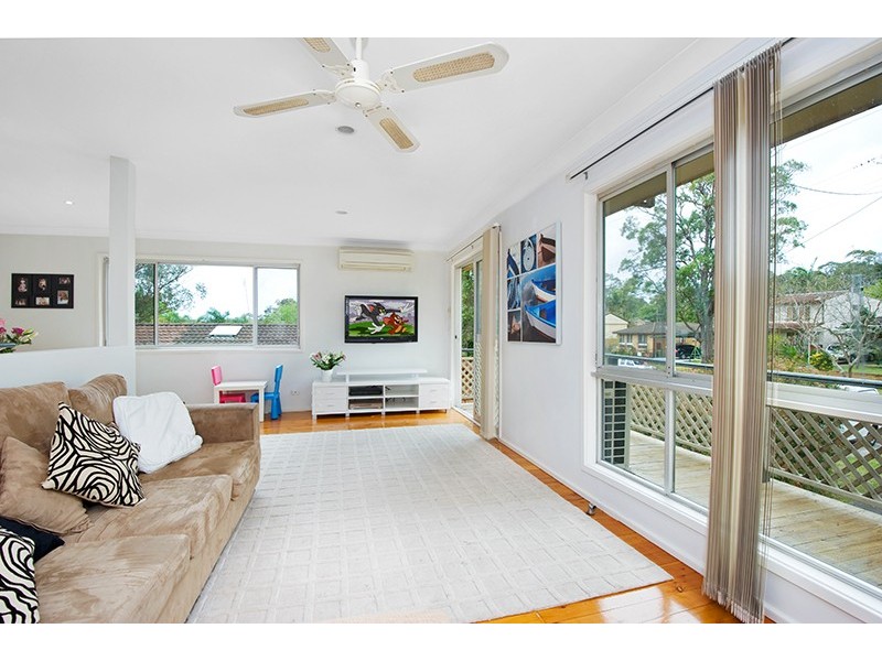 35 Audie Parade, Berkeley Vale NSW 2261