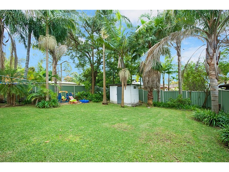 35 Audie Parade, Berkeley Vale NSW 2261