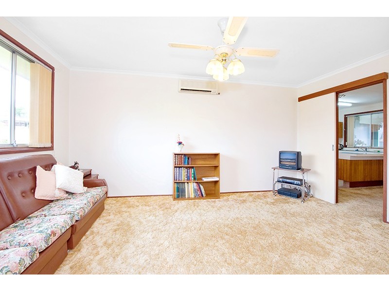 7 Henry Parkes Drive, Berkeley Vale NSW 2261