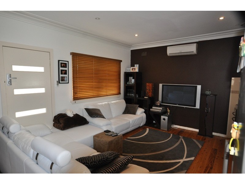38 St James Avenue, Berkeley Vale NSW 2261