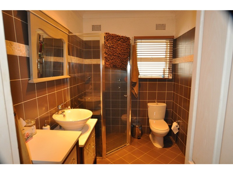 38 St James Avenue, Berkeley Vale NSW 2261
