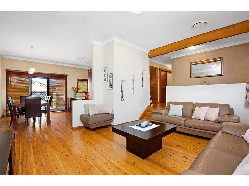 51 Robertson Rd, Killarney Vale NSW 2261