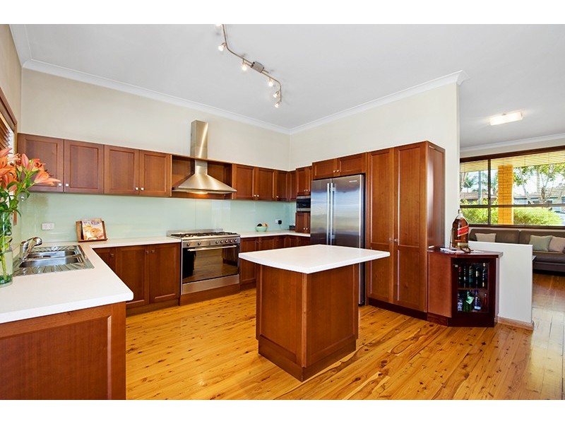 51 Robertson Rd, Killarney Vale NSW 2261