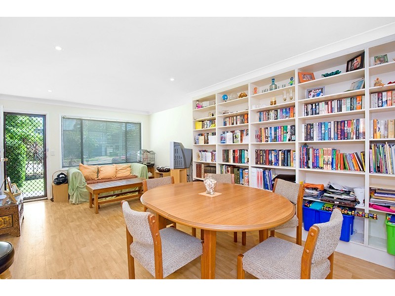 4 Windsor Road, Berkeley Vale NSW 2261