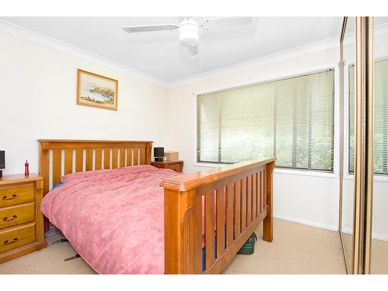 4 Windsor Road, Berkeley Vale NSW 2261