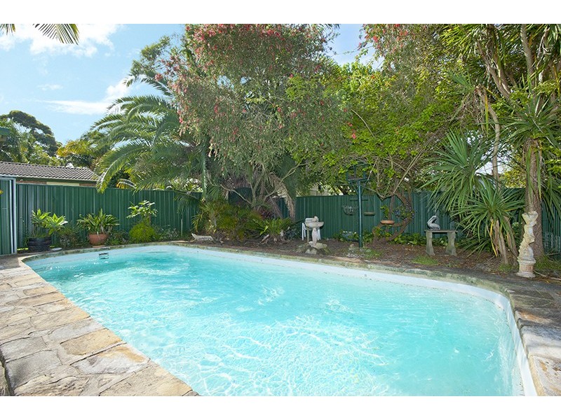 21 Audie Parade, Berkeley Vale NSW 2261